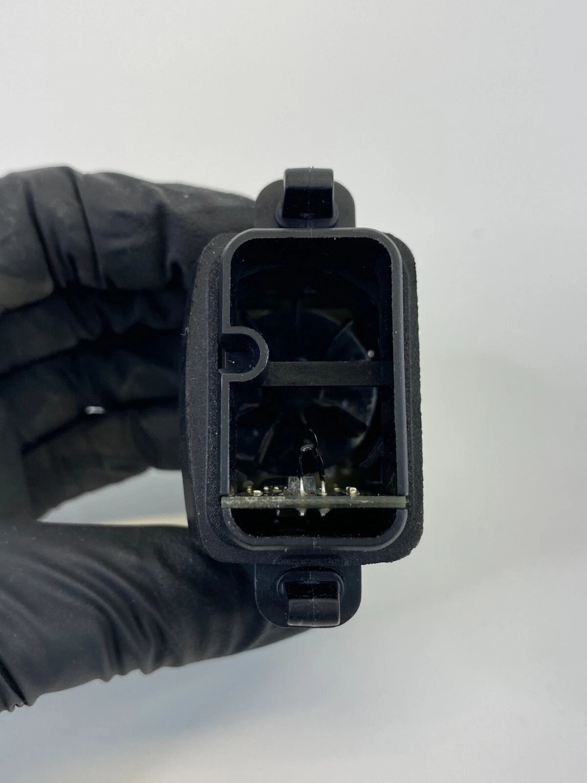 2013-2016 FORD FUSION CABIN HVAC AIR TEMPERATURE SENSOR RELAY DG9H-19T562-C OEM