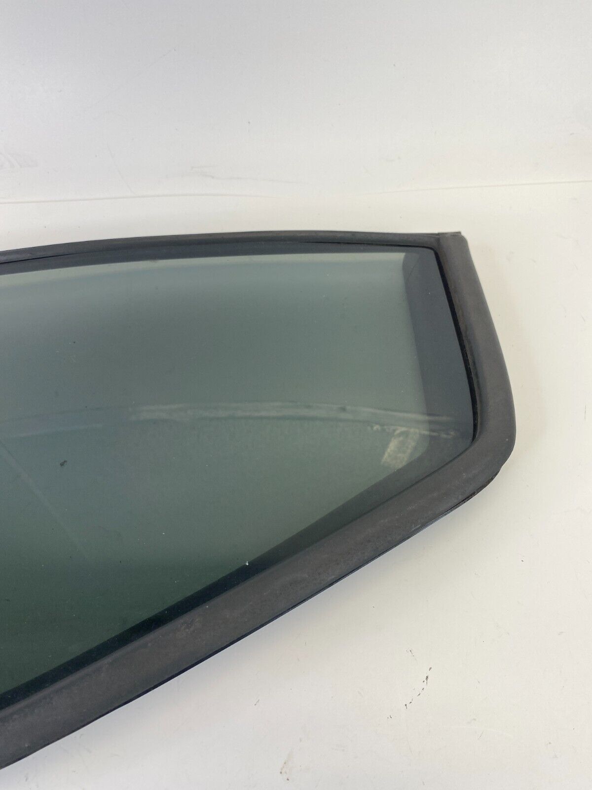 1996-2004 Nissan Pathfinder Rear Left Side Door Vent Quarter Window Glass OEM