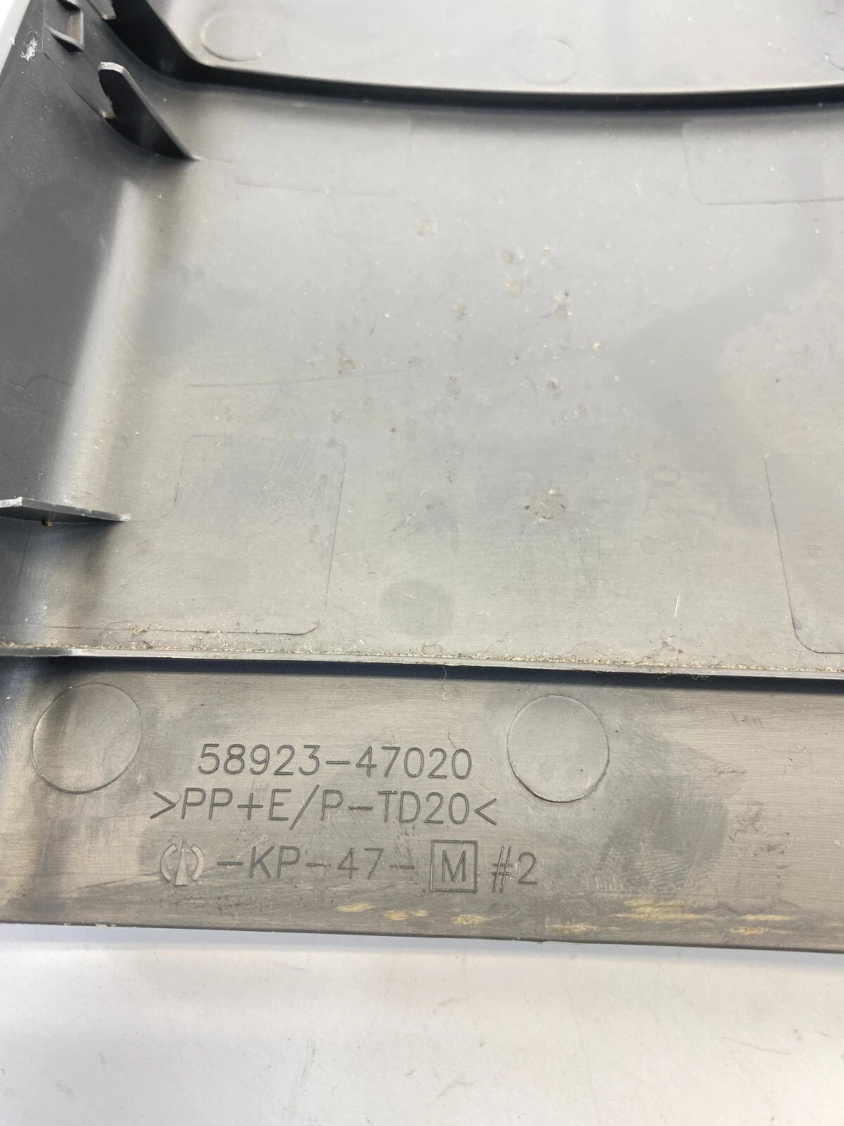 2010 2011 TOYOTA PRIUS REAR CENTER CONSOLE PANEL COVER CAP TRIM 58923-47020 OEM