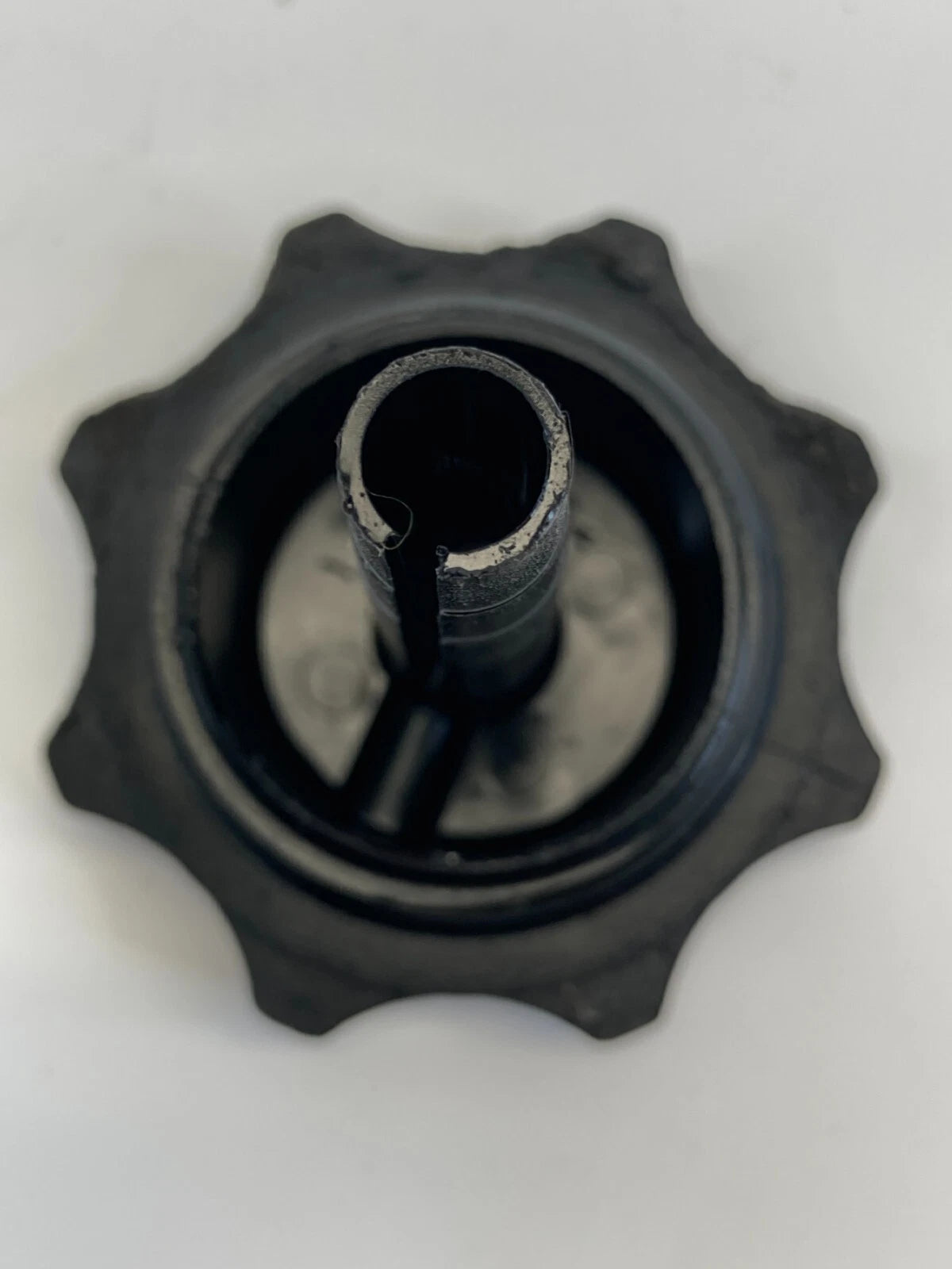 2007 2008 BMW 328XI 3.0L POWER STEERING FLUID CONTAINER RESERVOIR CAP COVER OEM