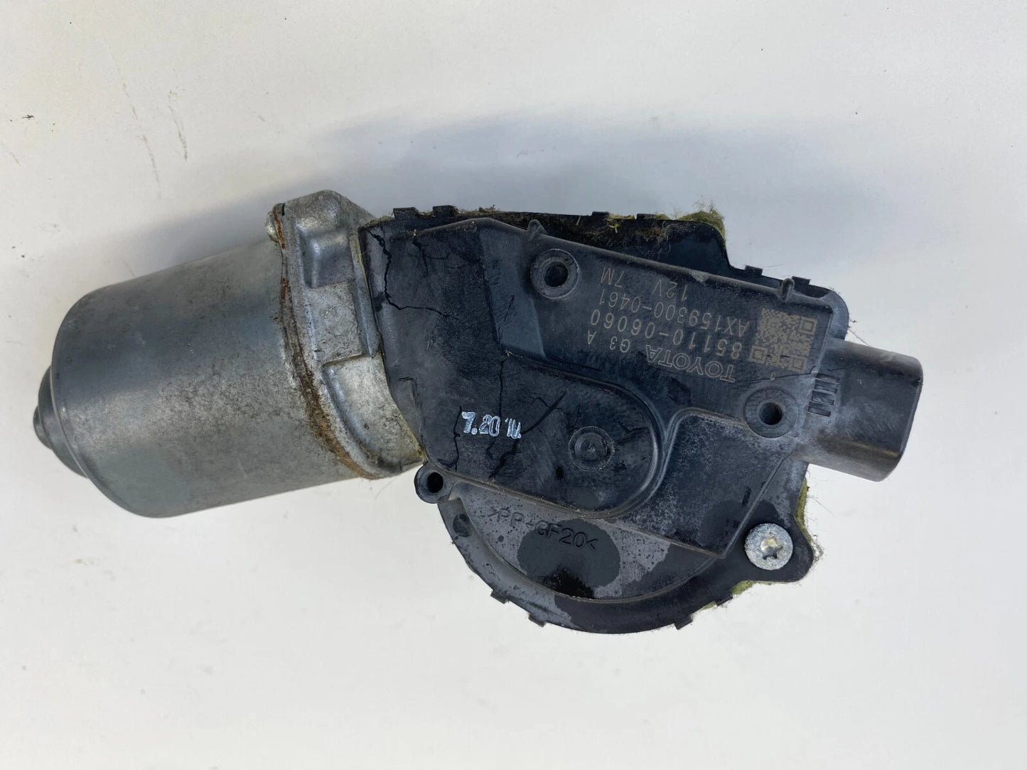 2007-2011 TOYOTA CAMRY SEDAN FRONT WINDSHIELD WIPER MOTOR ASSY 85110-06060 OEM