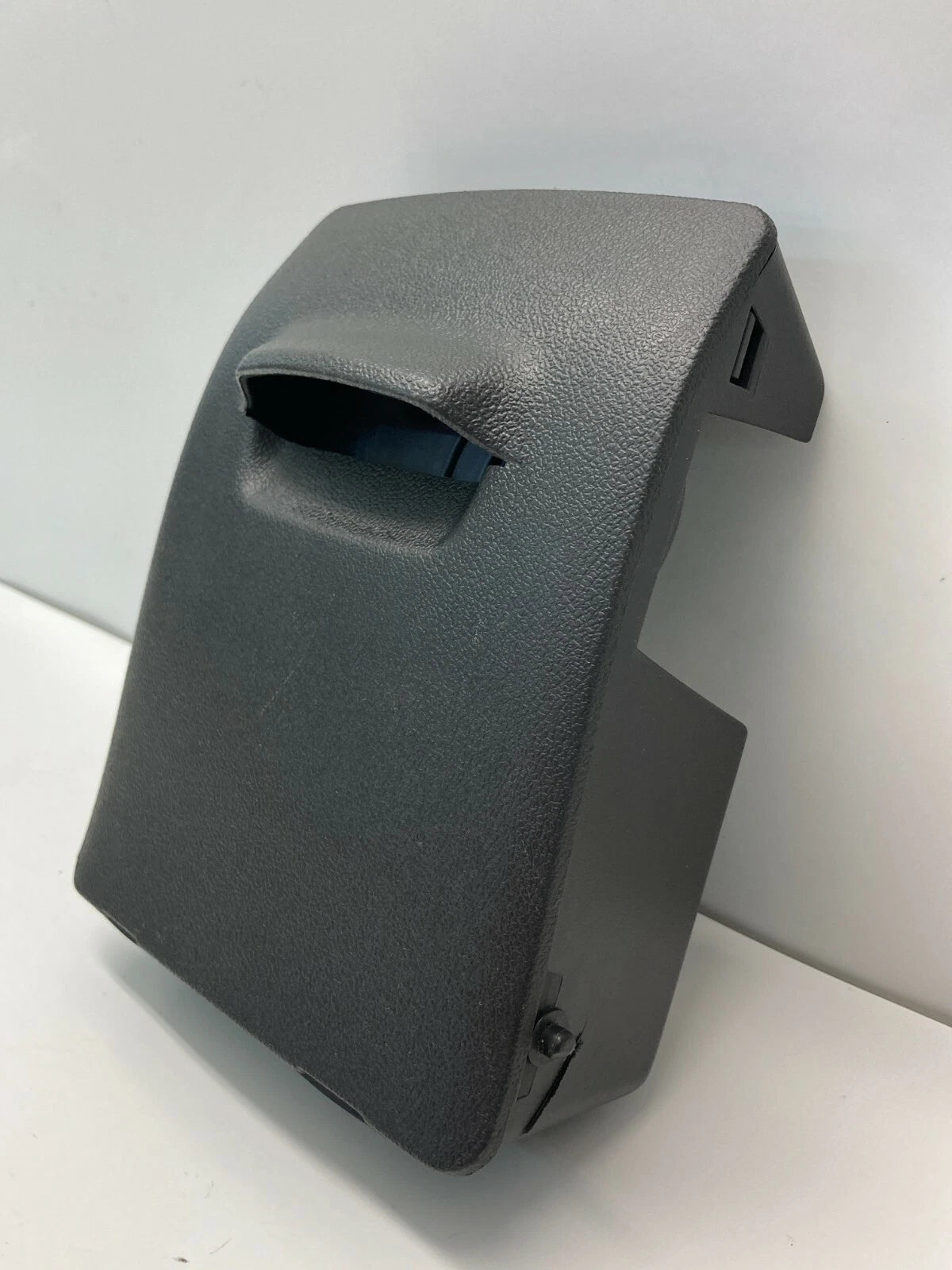05 06 07 08 09 10 PONTIAC G6 REAR CENTER CONSOLE FOLDING DOWN DOUBLE CUP HOLDER