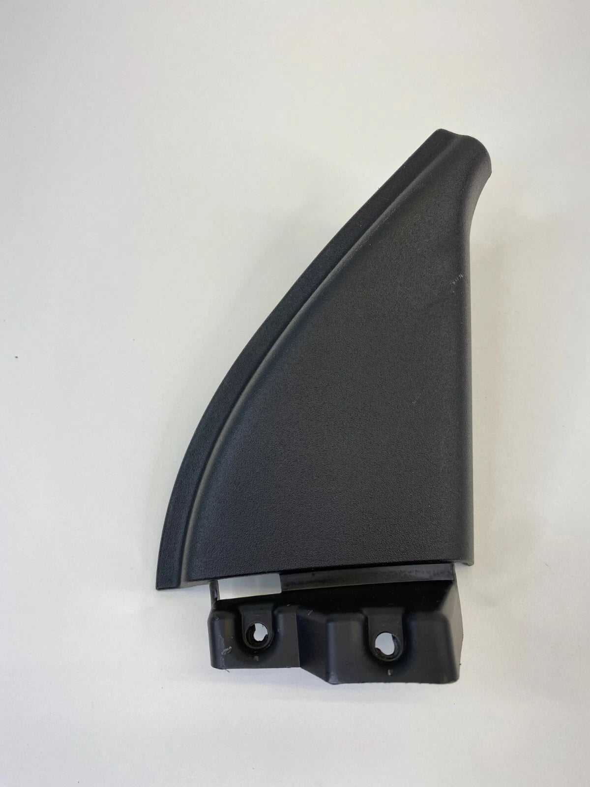 2009-2012 CHEVROLET TRAVERSE FRONT RIGHT INNER MIRROR CORNER COVER TRIM BEZEL