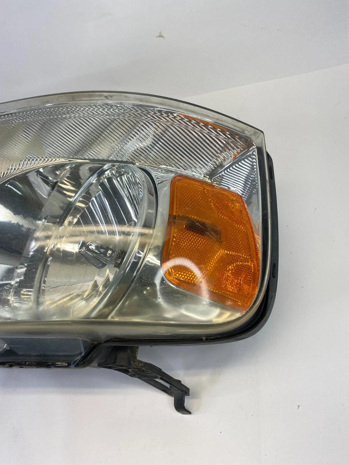 04-08 FORD F-150 FRONT RIGHT HEADLIGHT LIGHT HEADLAMP HALOGEN 4L3X-13005-A OEM