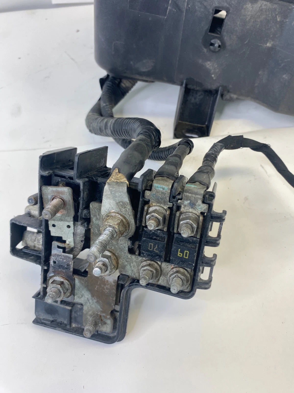 2013-2016 DODGE DART 2.4L ENGINE COMPARTMENT FUSE REALAY BOX W/ COVER OEM