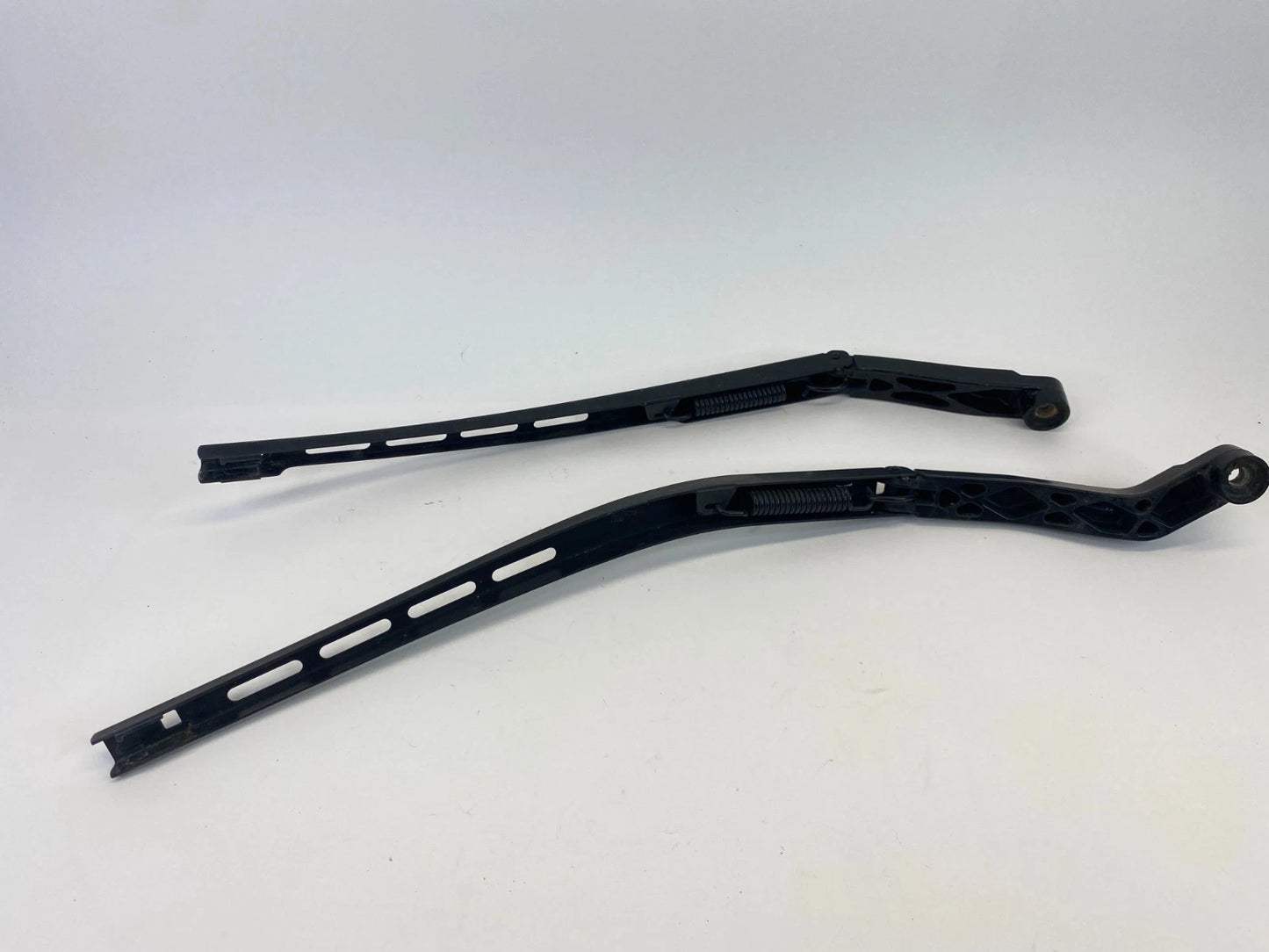 2010-2017 CHEVROLET EQUINOX FRONT RIGHT & LEFT WINDSHIELD WIPER ARM SET