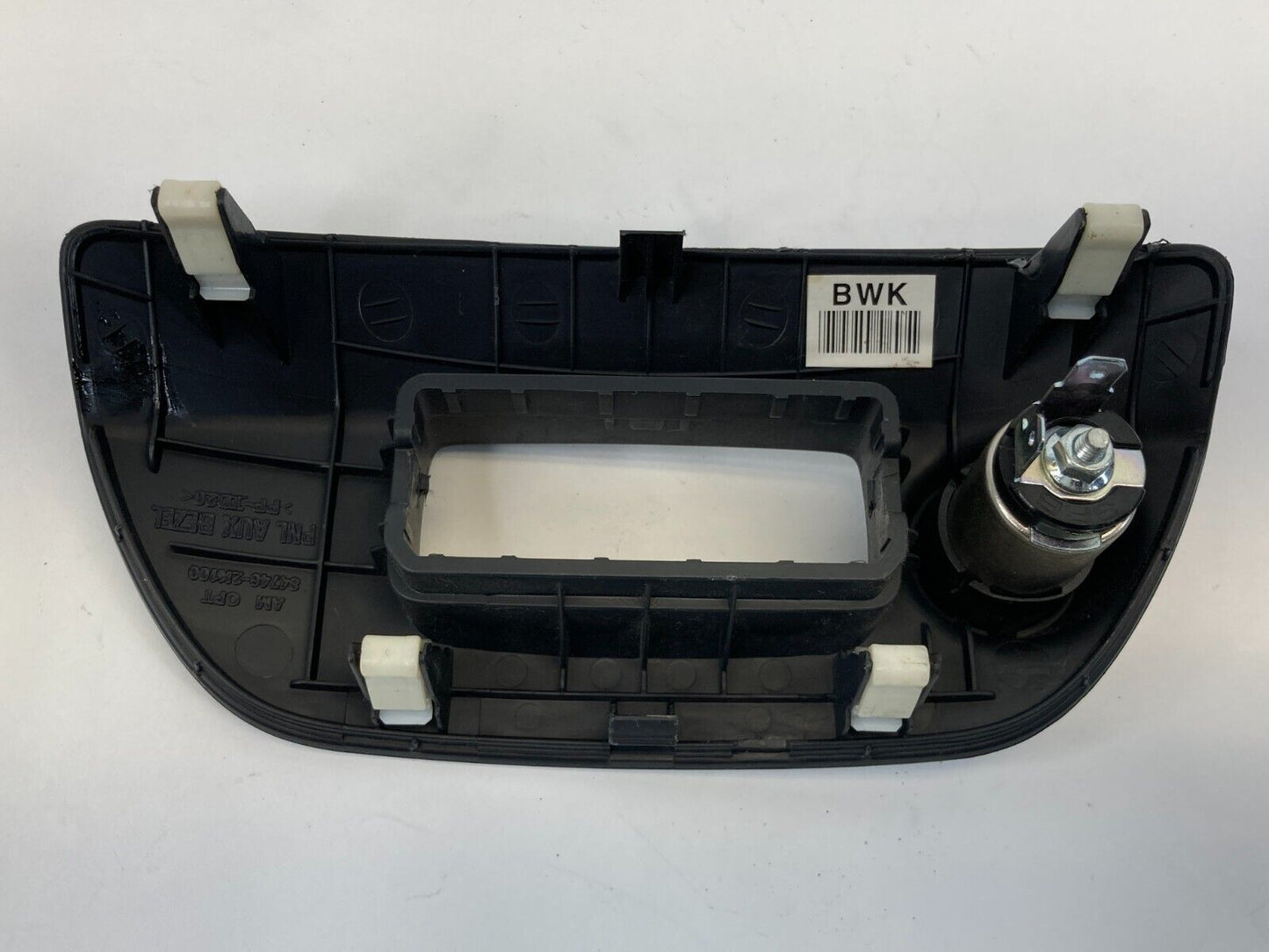 2010-2013 Kia Soul Front Center Dash 12v Aux Trim Panel 84746-2K100 OEM