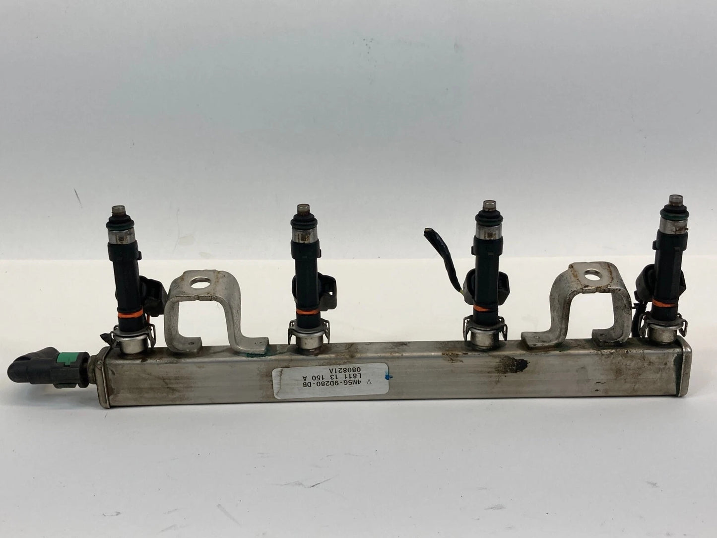 08-11 FORD FOCUS 13-20 FUSION AT FUEL INJECTION RAIL W/ INJECTORS 4M5G9D280D OEM