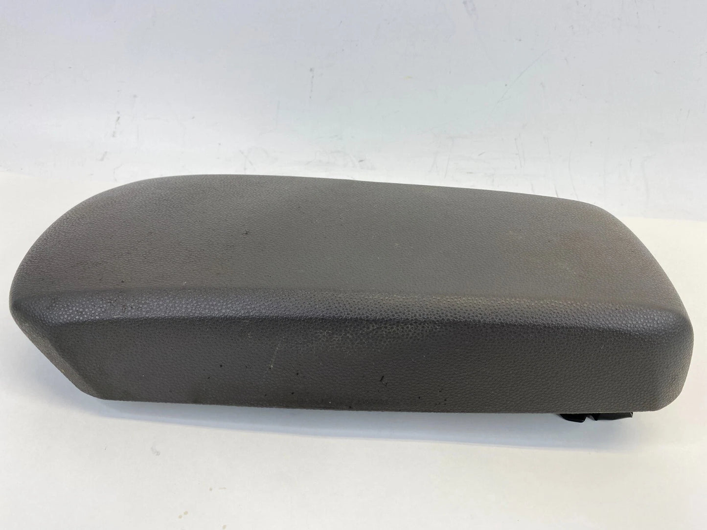 2008-2011 FORD FOCUS CENTER CONSOLE ARMREST ARM REST LID COVER COMPARTMENT OEM