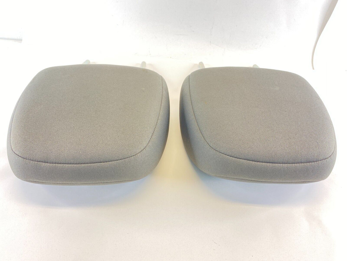 2009 Ford Escape Hybrid Front Seat Headrest Left & Right Head Rest Pair Assembly