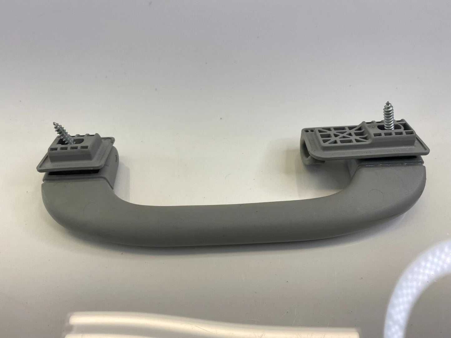 2007-2013 BMW X5 REAR LEFT SIDE INTERIOR INNER ROOF GRAB GRIP HANDLE 6977693