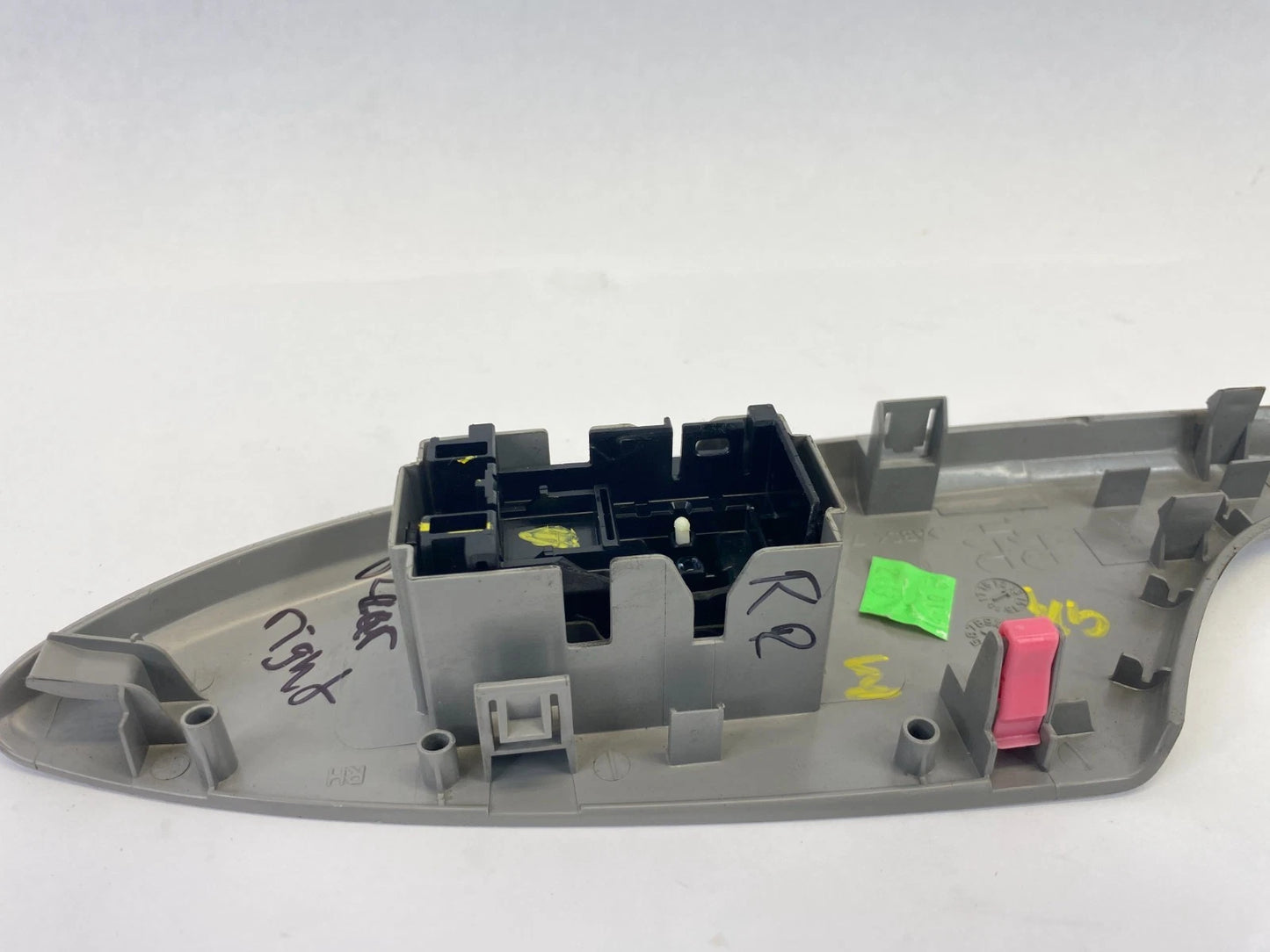2009-2013 TOYOTA COROLLA REAR RIGHT SIDE DOOR WINDOW CONTROL SWITCH 74271-02250
