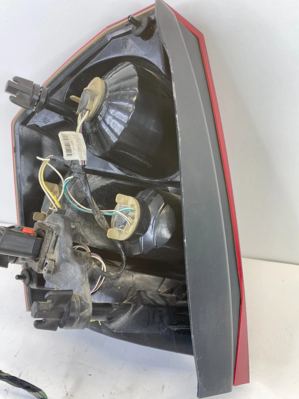 2008-2010 CHRYSLER 300 REAR RIGHT PASSENGER TAILLIGHT TAIL LAMP ASSEMBLY OEM