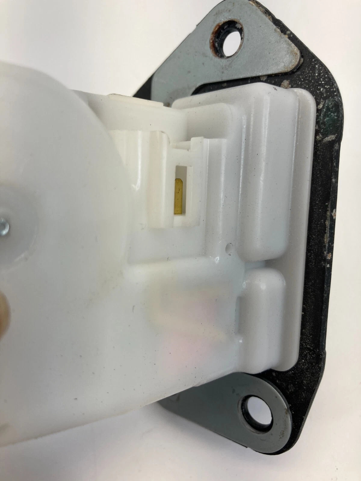 2007 2008 2009 2010 2011 2012 NISSAN VERSA REAR TRUNK LOCK LATCH ACTUATOR OEM