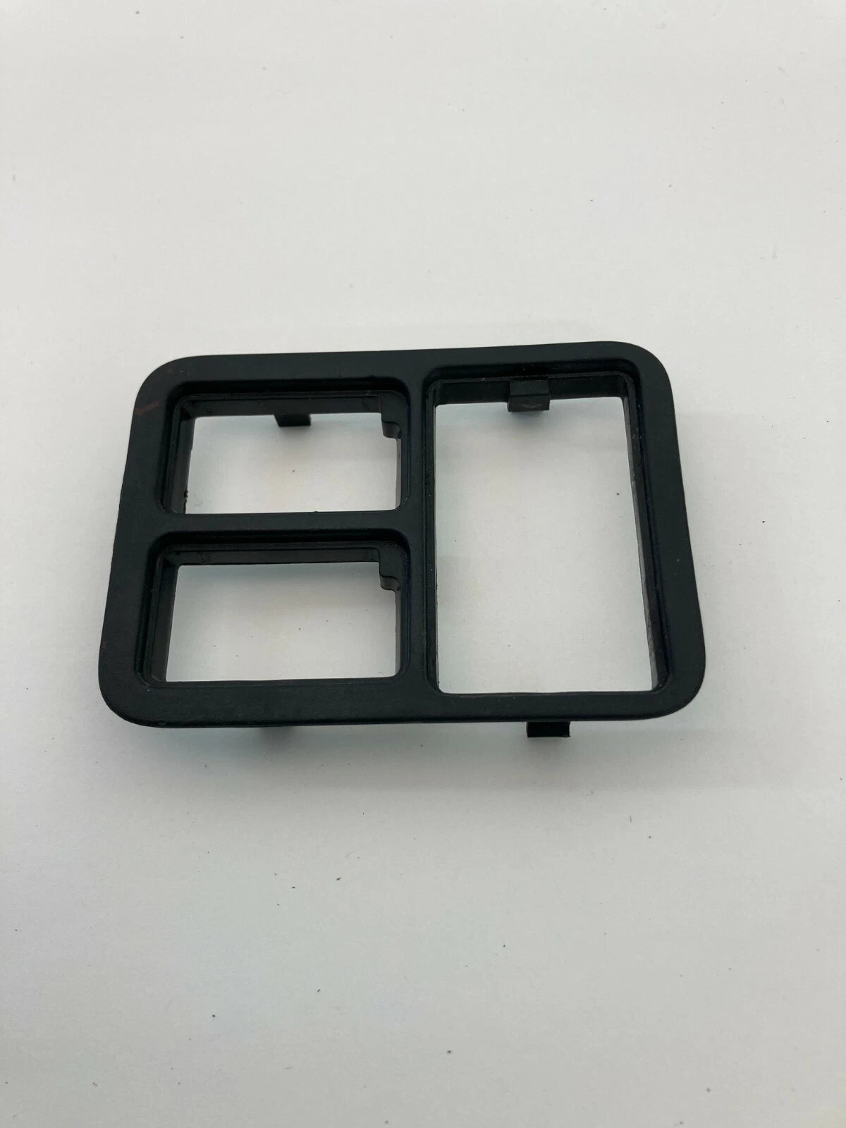 2000-2006 NISSAN SENTRA TRUNK LIGHT MIRROR SWITCH BEZEL TRIM COVER SURROUND OEM