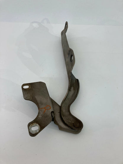 2000 2001 CHRYSLER LHS FRONT RIGHT PASSENGER SIDE HOOD BONNET HINGE BRACKET OEM