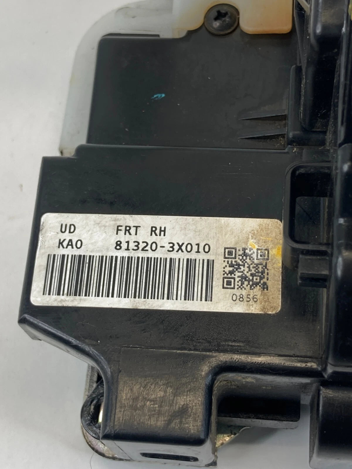 11-16 HYUNDAI ELANTRA FRONT RIGHT PASSENGER SIDE DOOR LOCK LATCH 813203X010 OEM