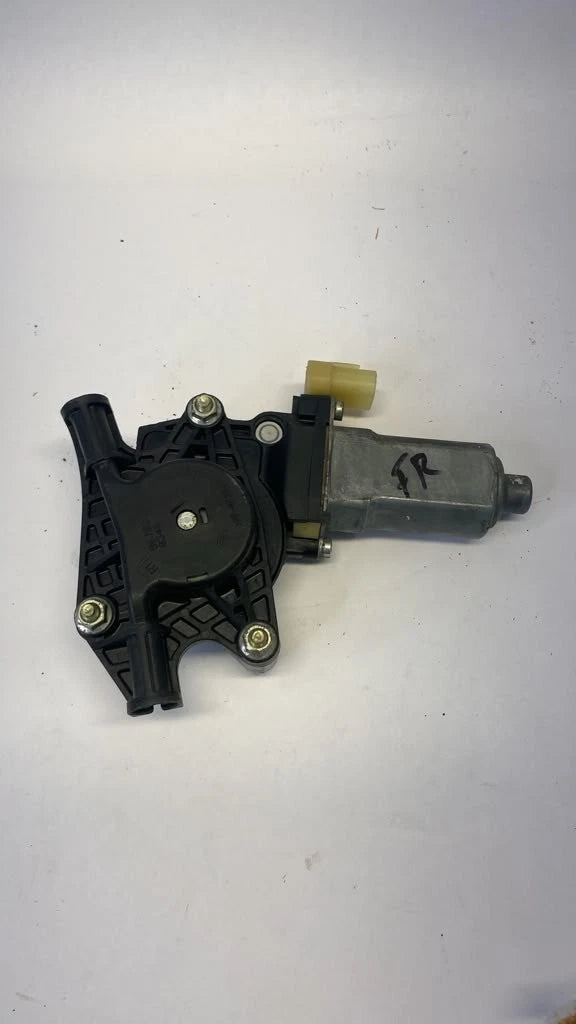 2006-2011 HYUNDAI ACCENT SEDAN FRONT RIGHT PASSENGER POWER WINDOW MOTOR OEM