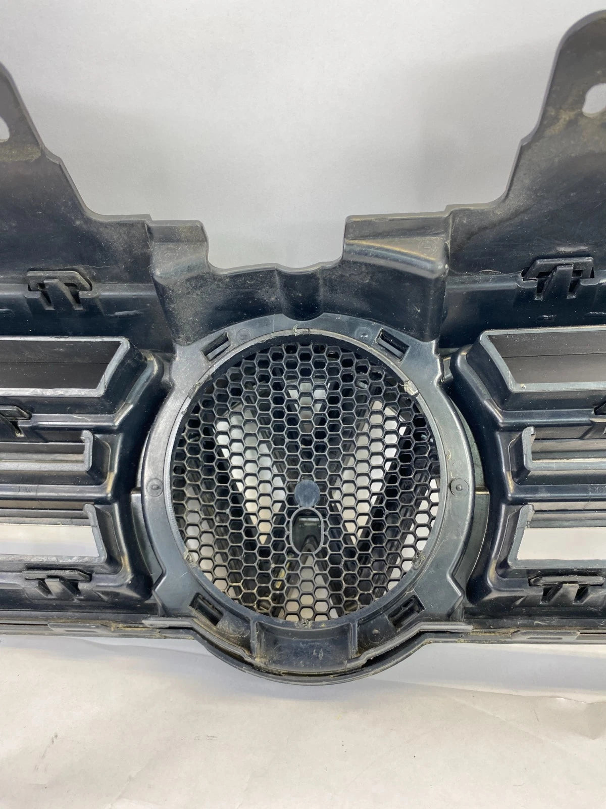 2011-2014 VOLKSWAGEN JETTA FRONT BUMPER UPPER GRILL GRILLE 5C6-853-653