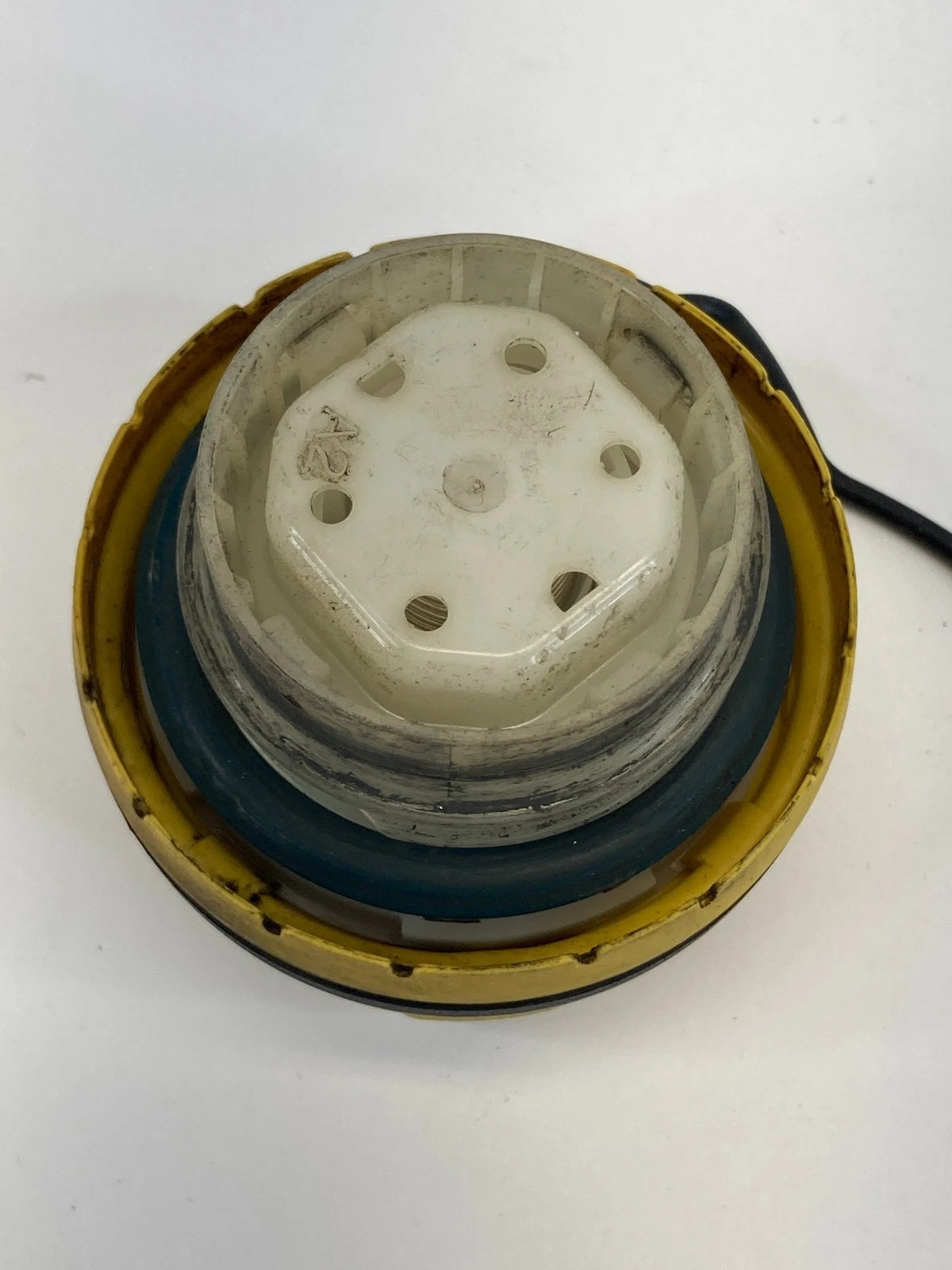 2010-2016 BUICK LACROSSE FUEL FILLER GAS LID COVER CAP OEM