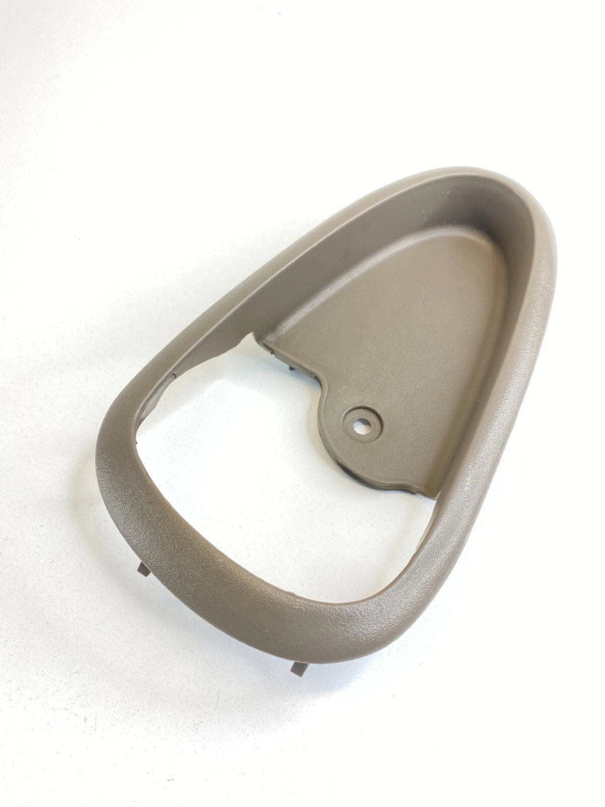 2002-2005 PONTIAC GRAND AM REAR RIGHT INNER DOOR HANDLE BEZEL TRIM 22617660