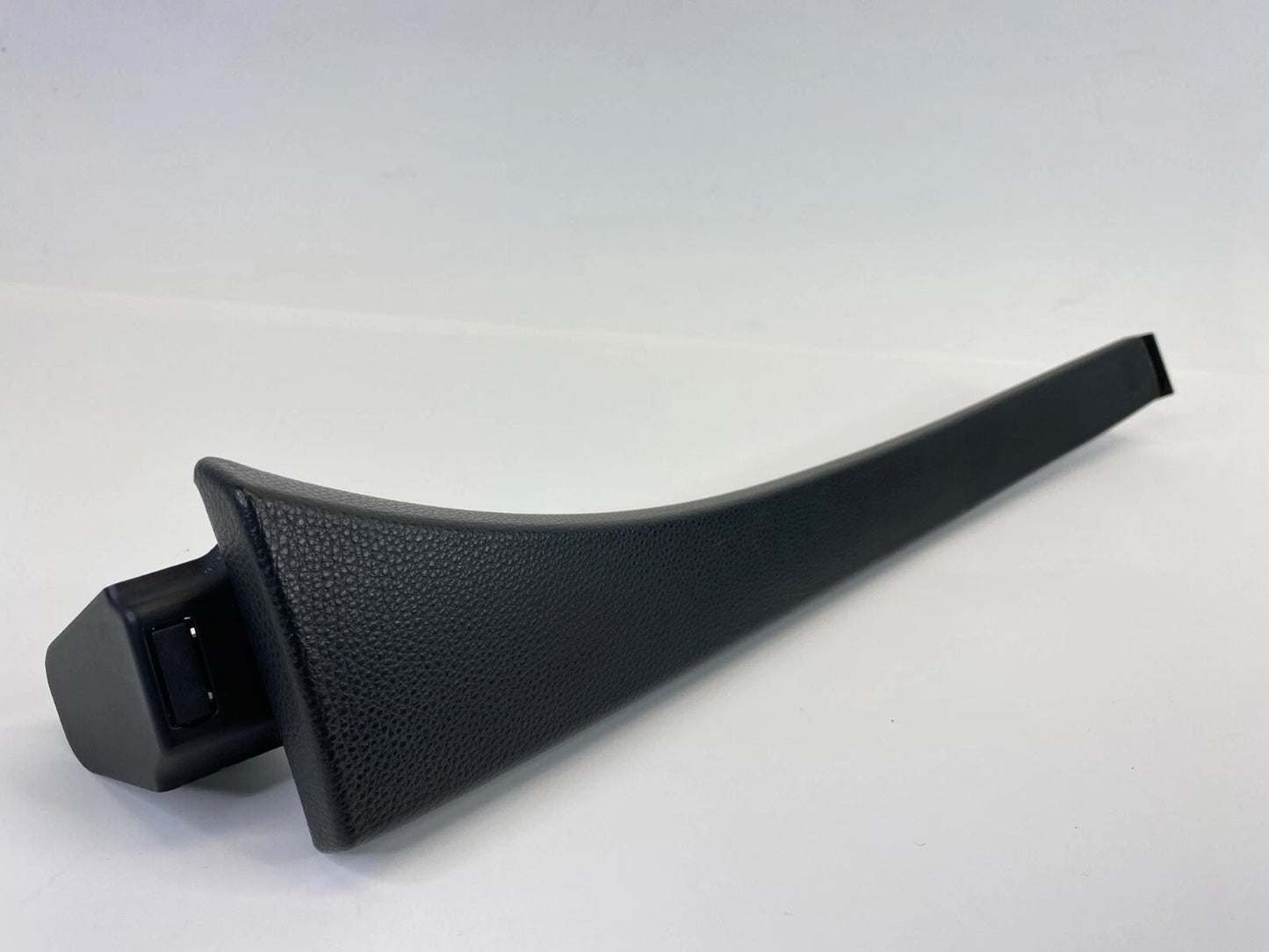 04-07 BMW 530I 525I FRONT CENTER CONSOLE ARMREST ARM REST STRIP TRIM TOP 7060019