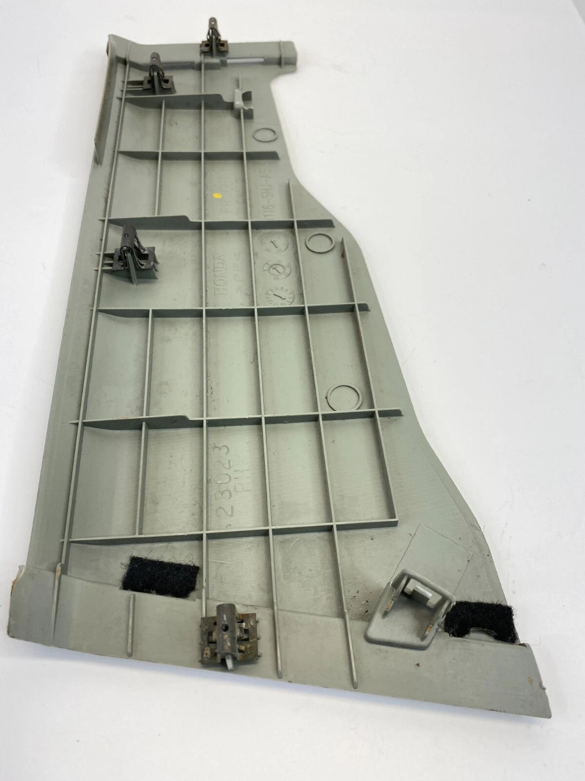 05-10 HONDA ODYSSEY FRONT RIGHT SEAT RISER OUTER COVER CAP TRIM 81116-SHJ-A010