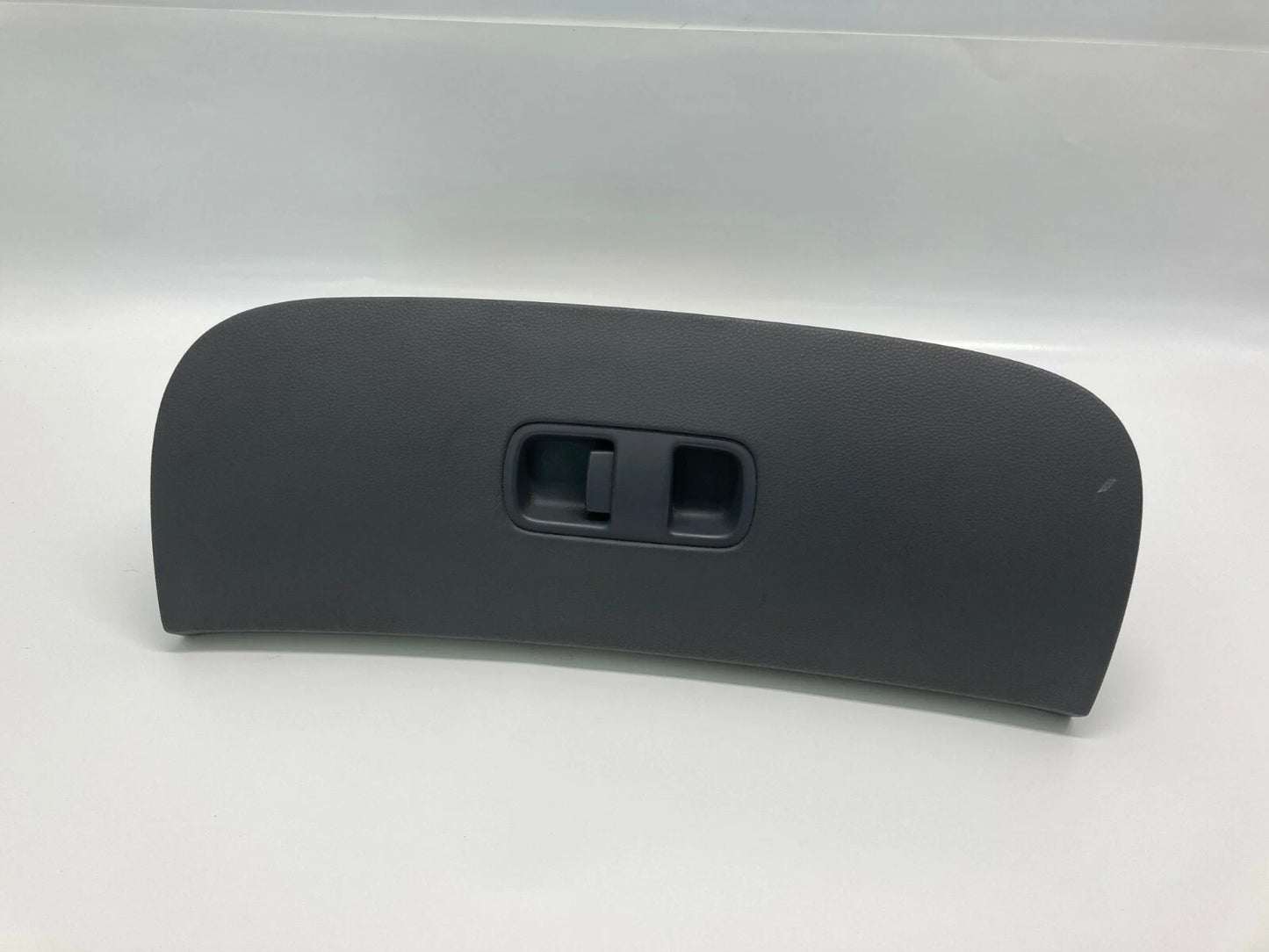 2006-2010 KIA SEDONA DASH UPPER GLOVE BOX STORAGE COMPARTMENT 4D847-35110