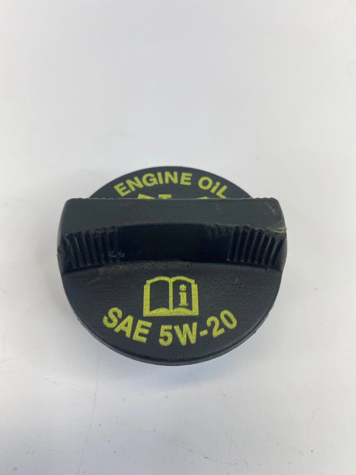 2006-2010 CHRYSLER TOWN & COUNTRY ENGINE OIL FILLER FLUID COVER CAP SAE 5W-20