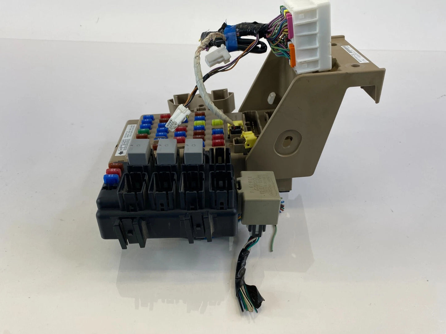 2008-2014 SUBARU IMPREZA 2.5L H4 INTERIOR DASH LEFT JUNCTION FUSE BOX 82201FG010