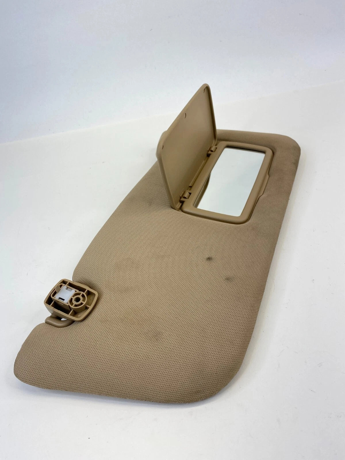 2003-2005 SUBARU FORESTER RIGHT PASSENGER SUNVISOR SUN VISOR SHADE OEM