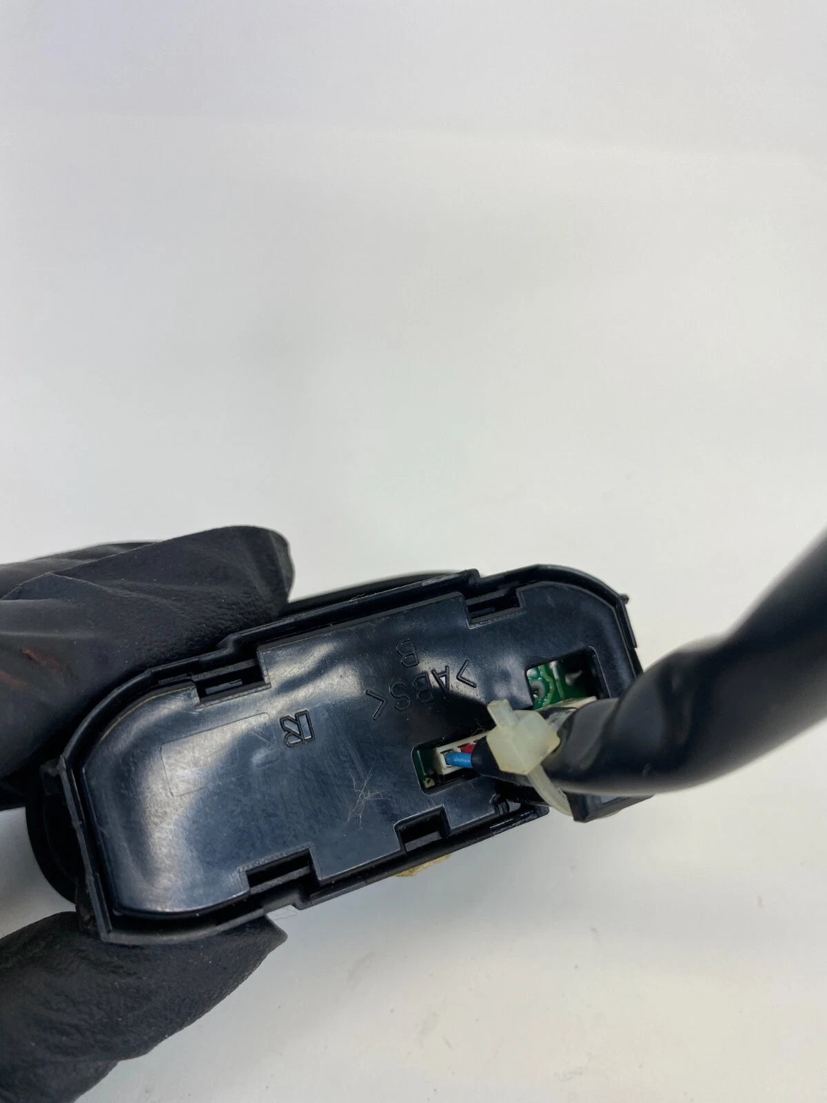2003-2008 JAGUAR S-TYPE TRUNK RELEASE GAS FILLER LID OPEN SWITCH CONTROL OEM