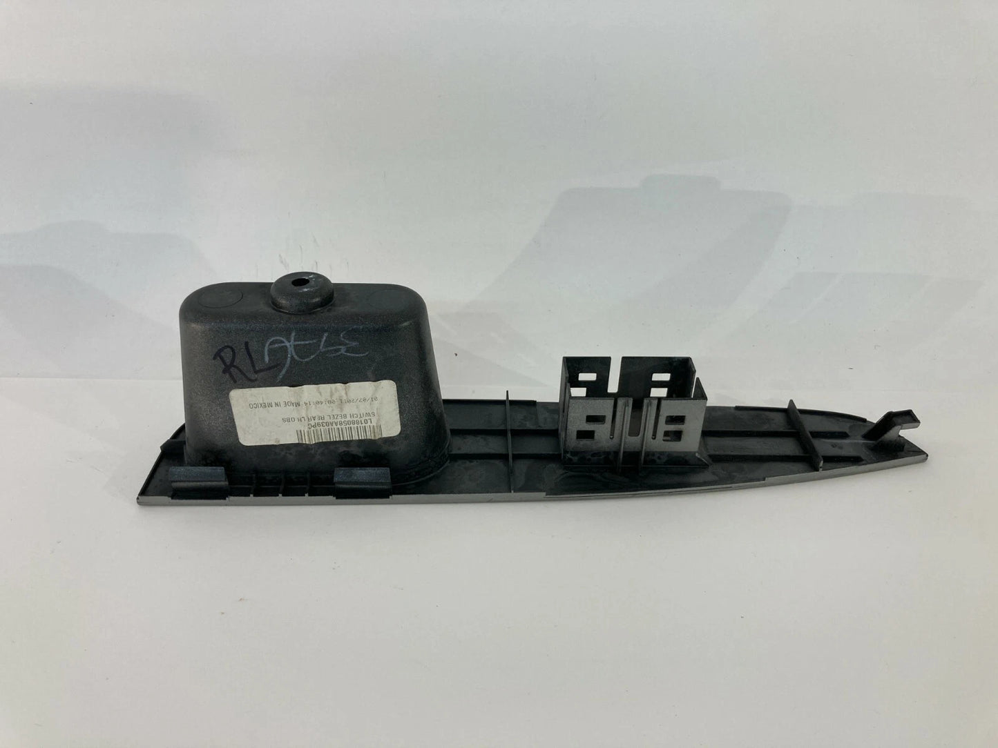 10-12 FORD FUSION REAR LEFT SIDE DOOR POWER WINDOW SWITCH BEZEL TRIM L0188058-AA
