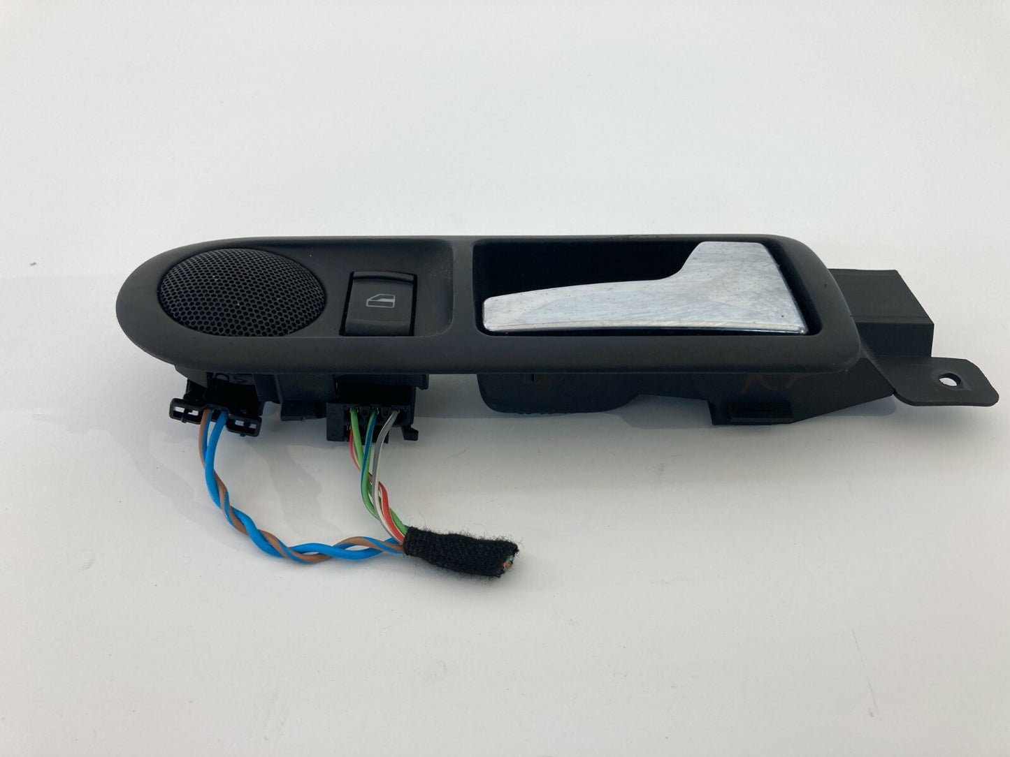 01-05 Volkswagen Passat Rear Right Interior Door Handle w/ Tweeter & Switch OEM