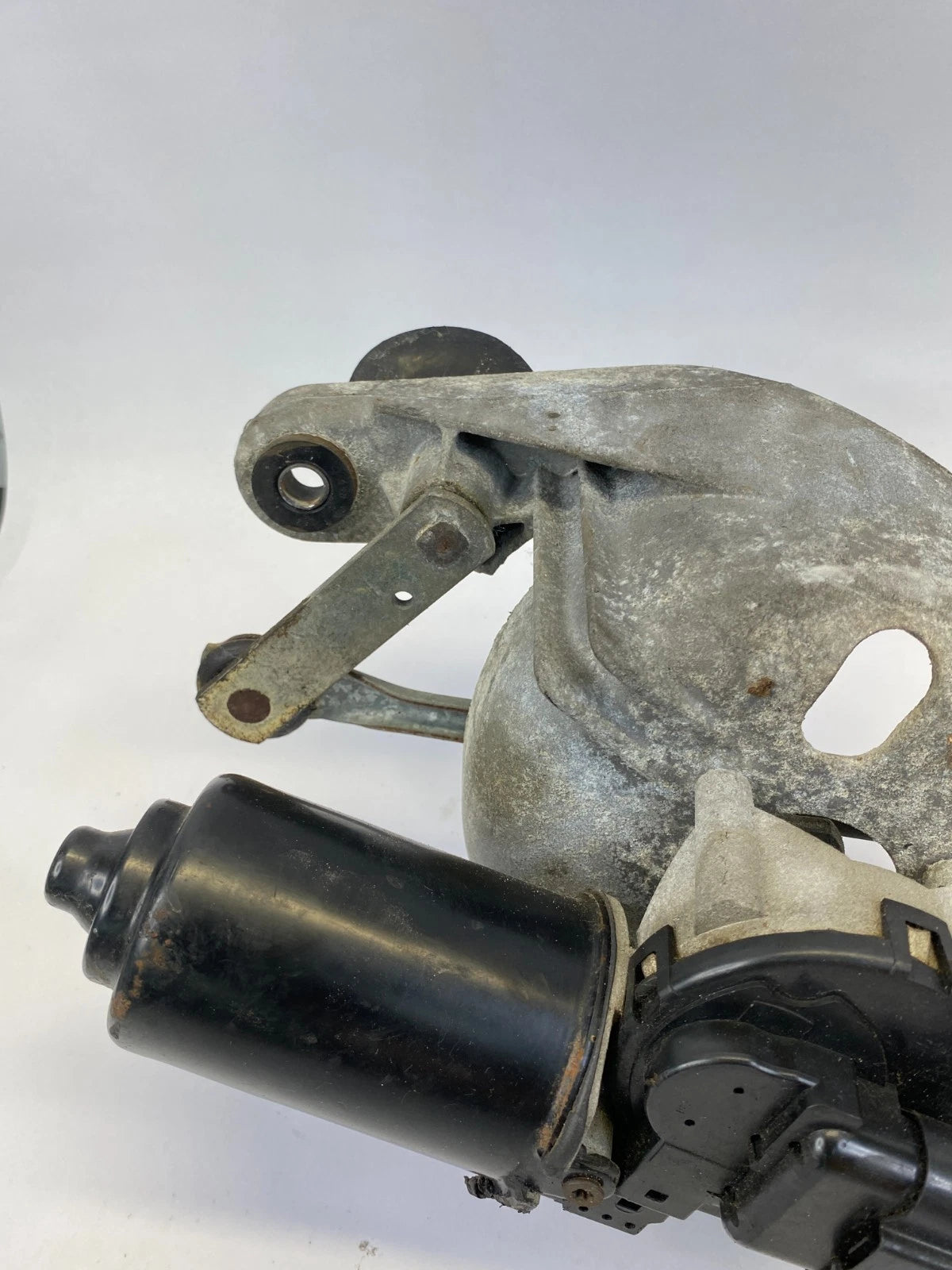 03-08 JAGUAR S-TYPE FRONT WINDSHIELD WIPER MOTOR & LINKAGE ASSEMBLY 1R8317500AD