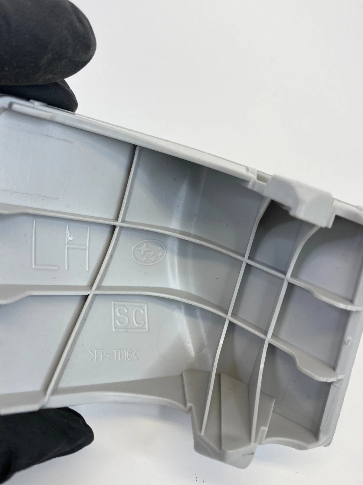 2009-2013 SUBARU FORESTER REAR QUARTER PANEL LEFT SIDE UPPER CAP COVER TRIM