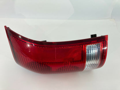 2002-2007 Saturn Vue Rear Right Passenger Tail Light Taillight Taillamp 15851056