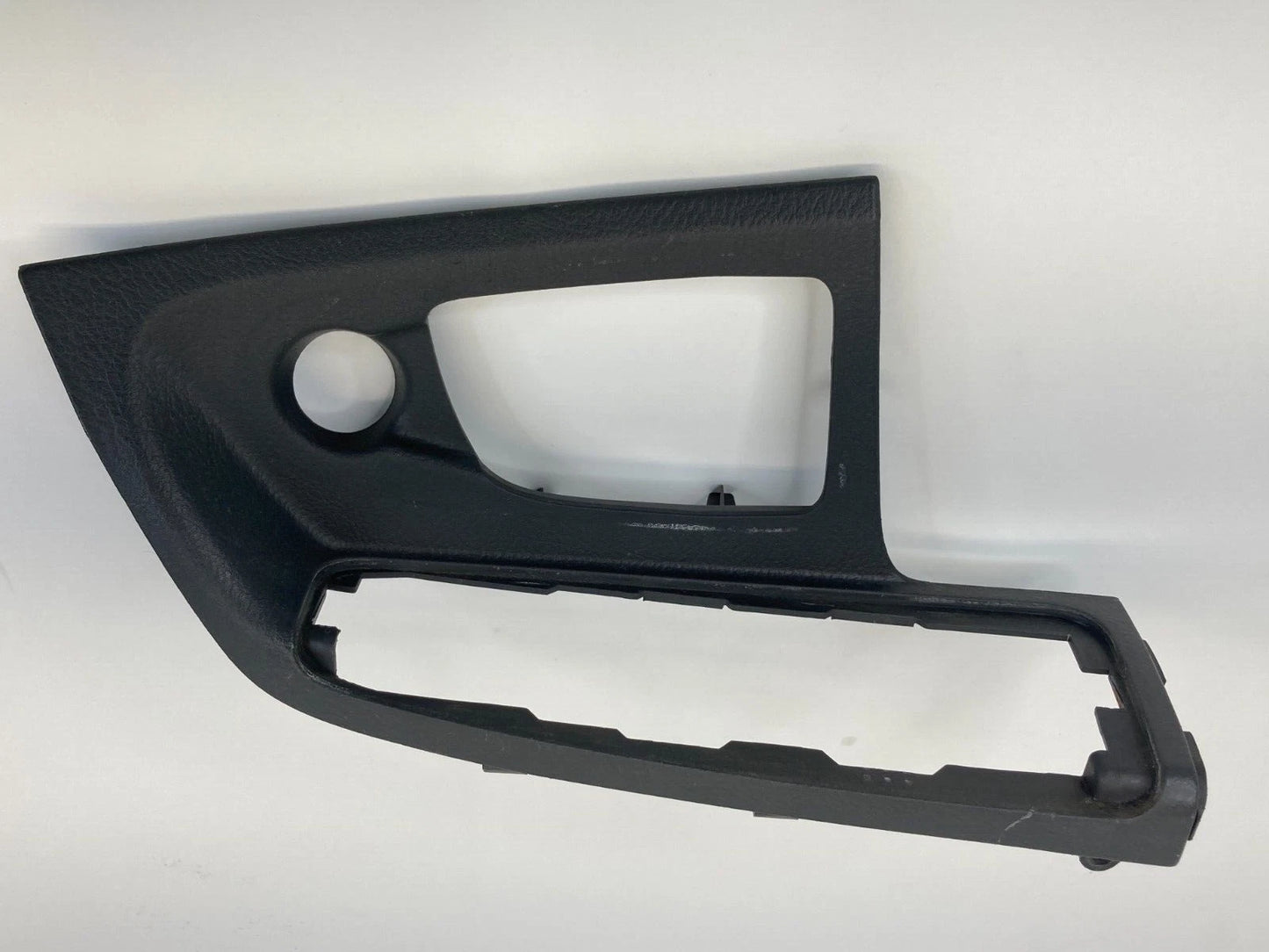 2004-2009 KIA SPECTRA FRONT RIGHT DOOR PANEL SWITCH BEZEL OEM FACTORY 823442F000