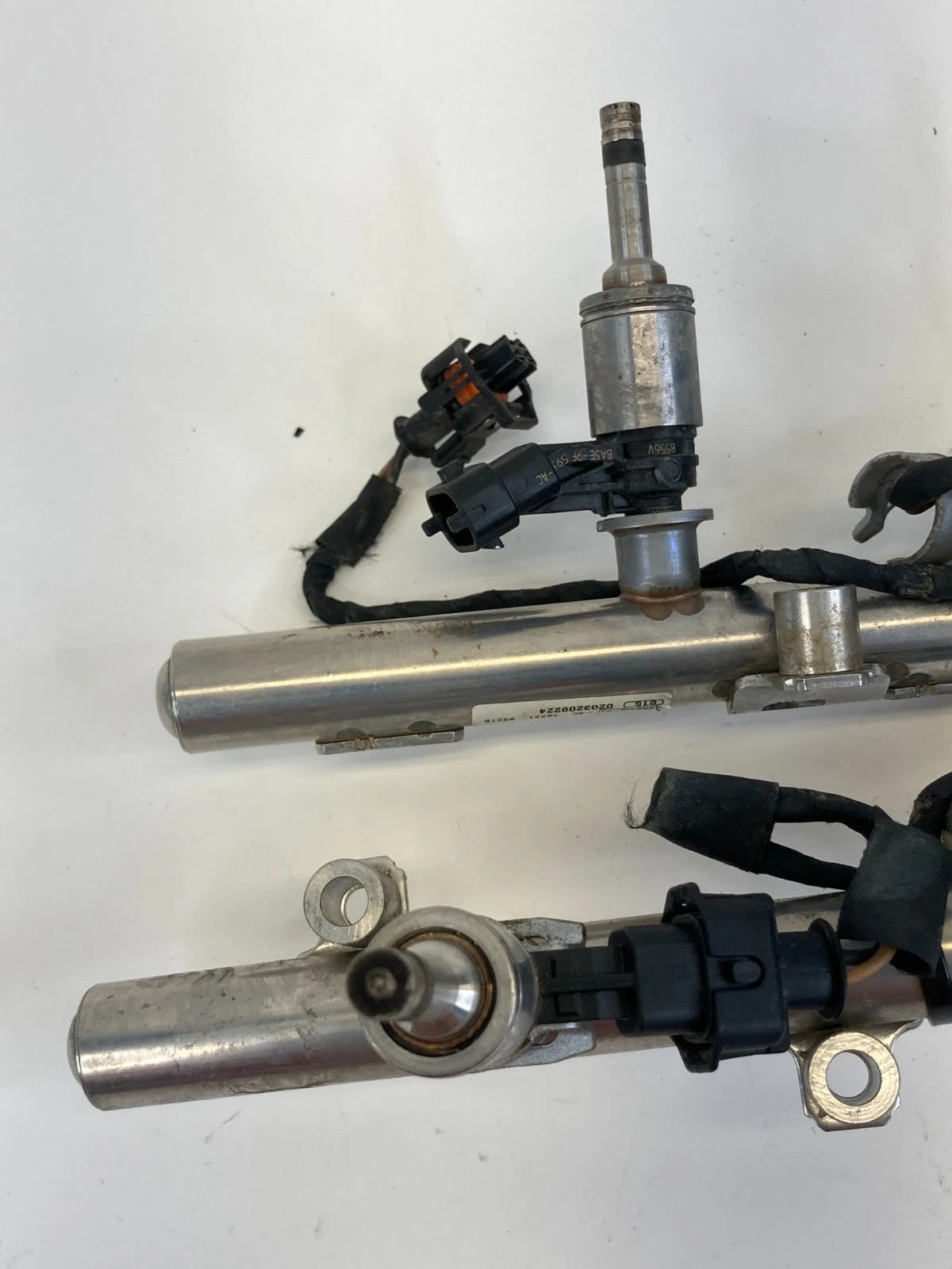 2014-2019 FORD EXPLORER POLICE INTERCEPTOR FUEL INJECTION RAIL W/INJECTORS OEM