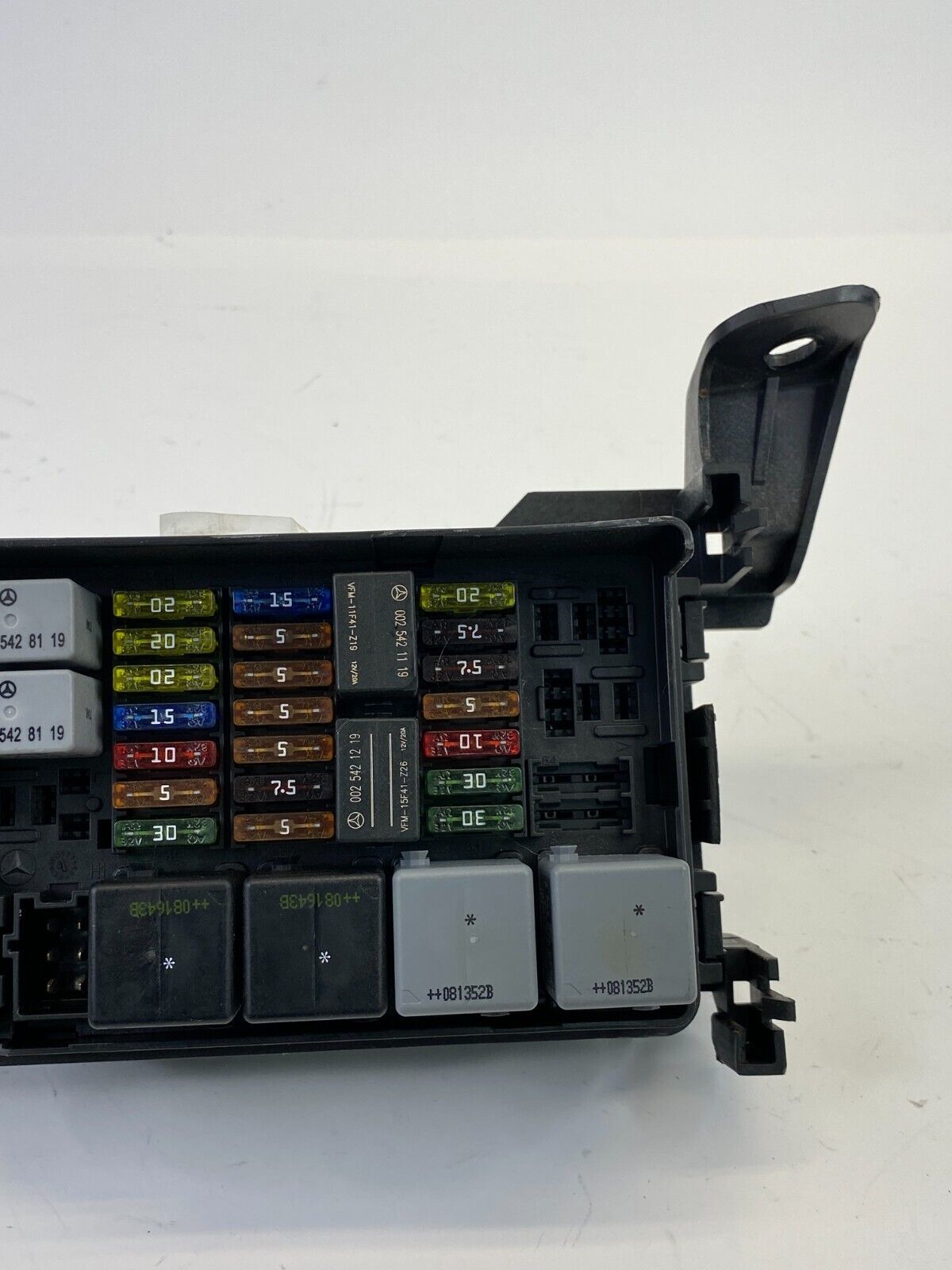 2008-2011 Mercedes-Benz ML350 Engine Fuse Box Relay Compartment A1645403372 OEM