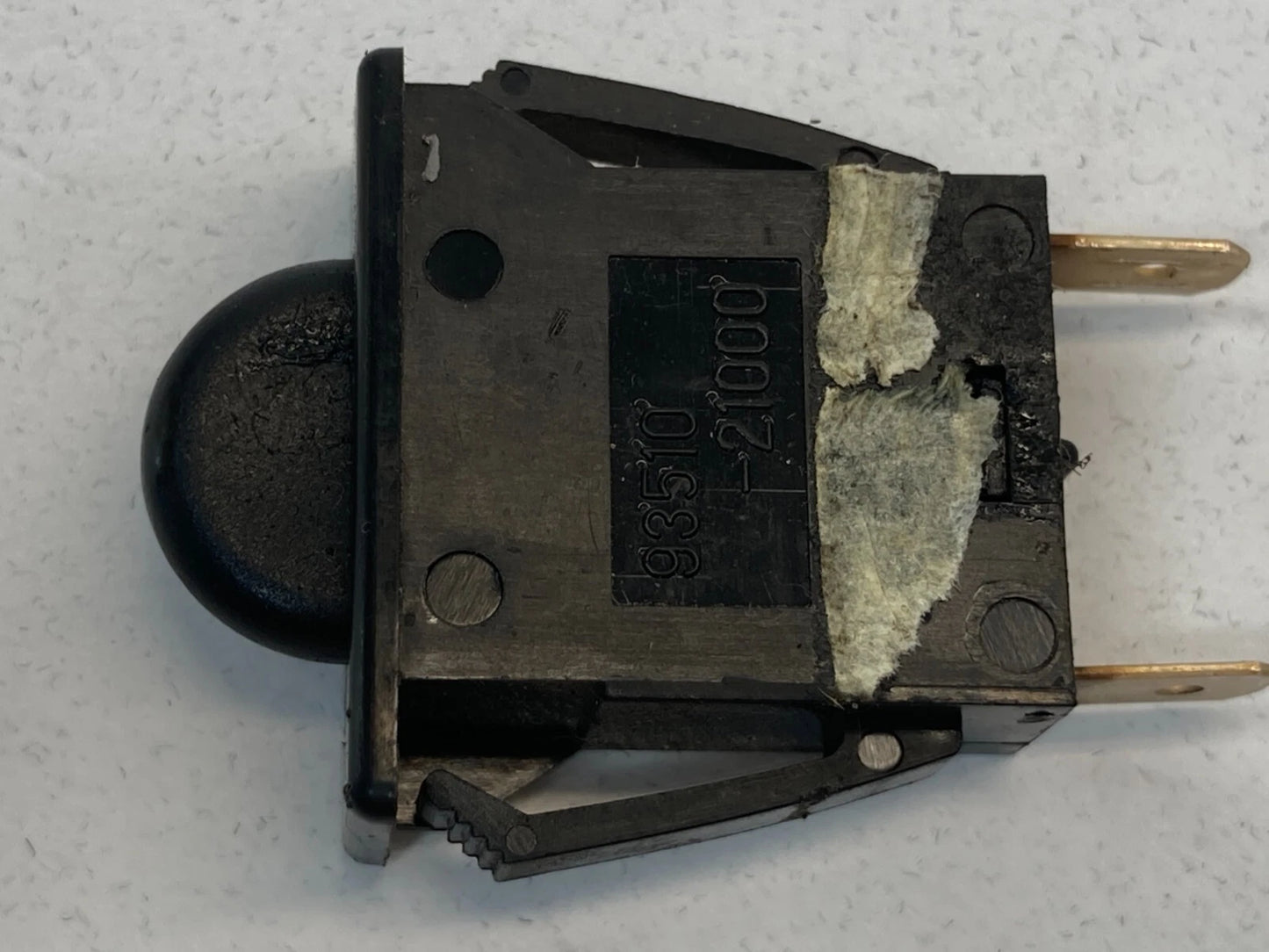 2010 KIA SEDONA GLOVE BOX LIGHT LAMP CONTROL SWITCH 93510-21000 OEM