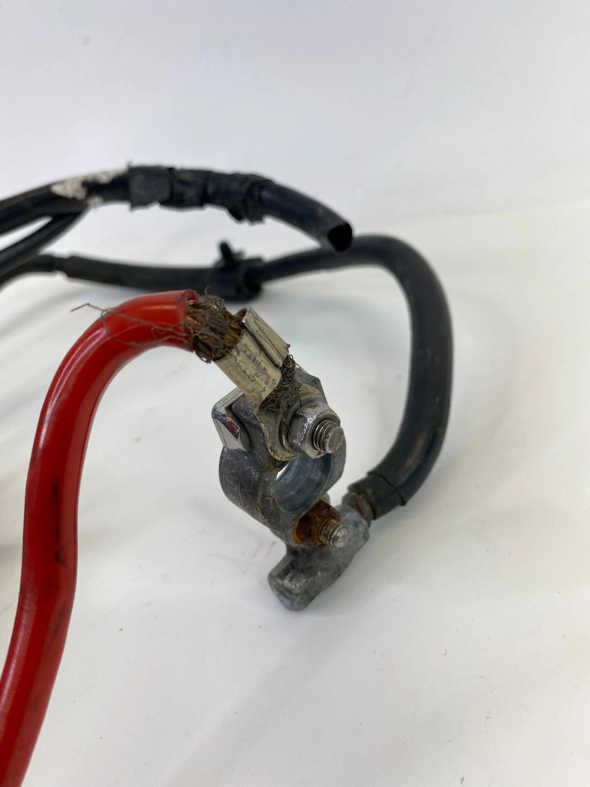 1999-2001 VOLKSWAGEN JETTA 2.8L V6 BATTERY TERMINAL FUSE BOX 1J0-937-559 OEM