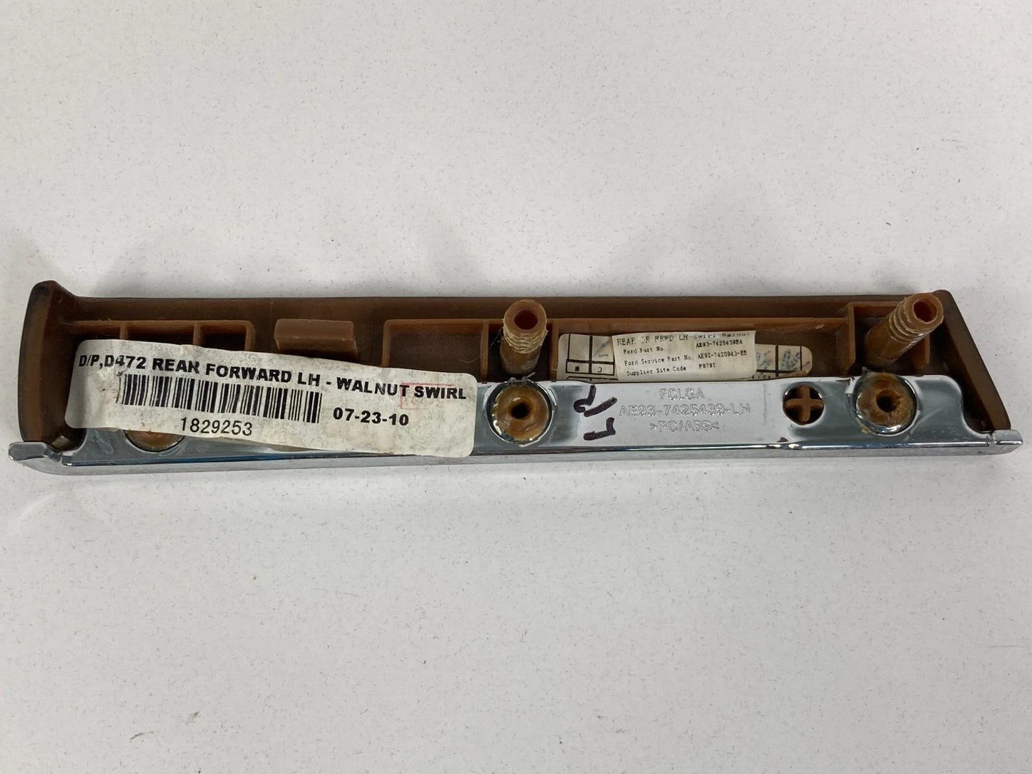 2010-2019 LINCOLN MKT REAR LEFT INTERIOR DOOR TRIM PANEL SMALL AE937425439LH OEM