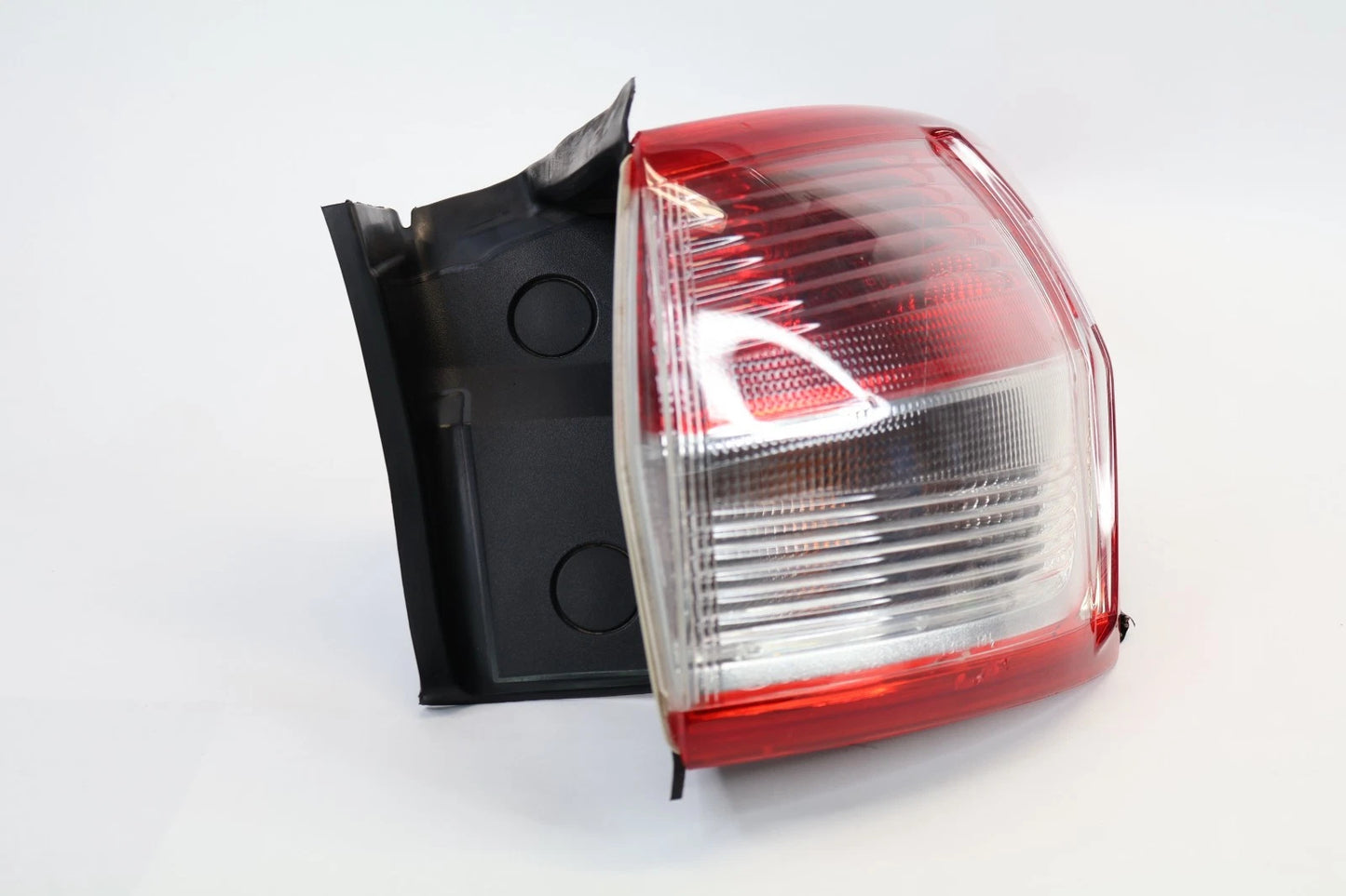 2013-2016 FORD ESCAPE RIGHT REAR OUTER TAILLIGHT LAMP UNIT VPCJ5X-13440-A
