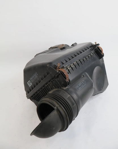 2003-2005 4RUNNER AIR FILTER BOX HOUSING UPPER AND LOWER OEM 17705-50160