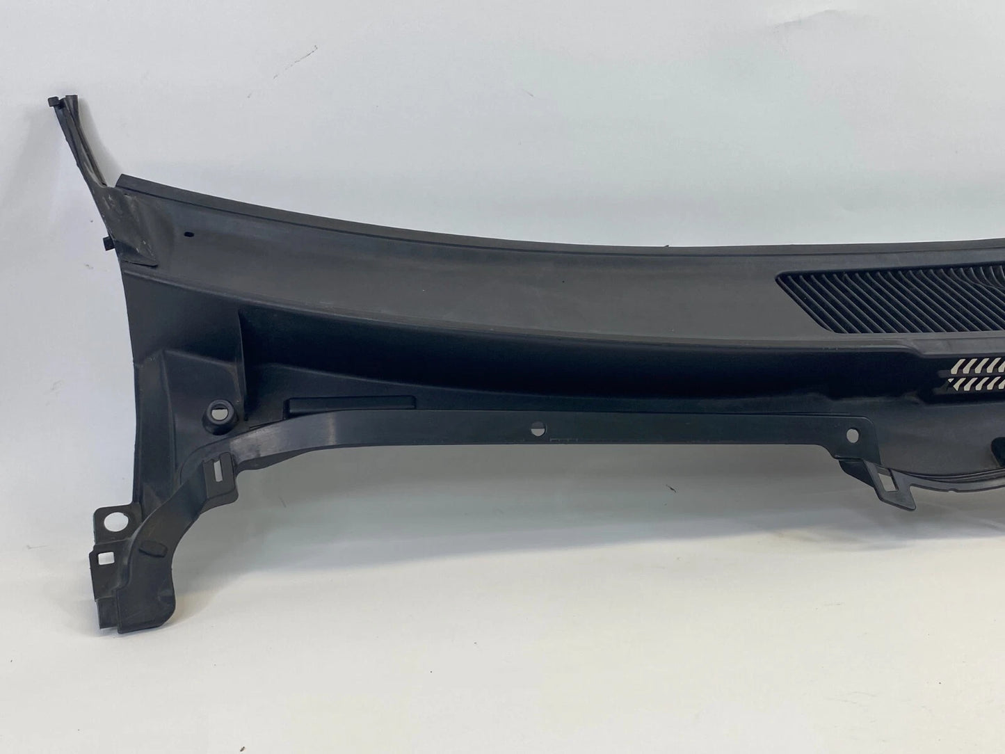 2013-2015 LEXUS IS250 FRONT BUMPER GRILLE BRACKET 55708-53060 OEM