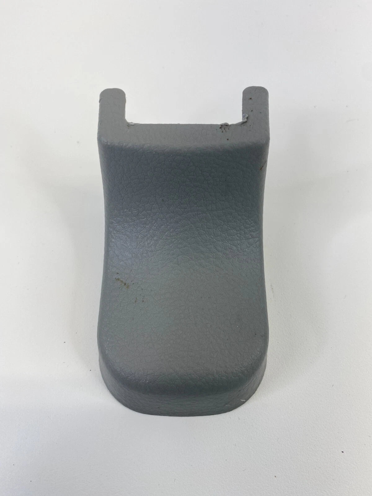 07 08 09 HYUNDAI SANTA FE RIGHT SEAT RAIL TRACK END COVER TRIM 88098-2B000 OEM