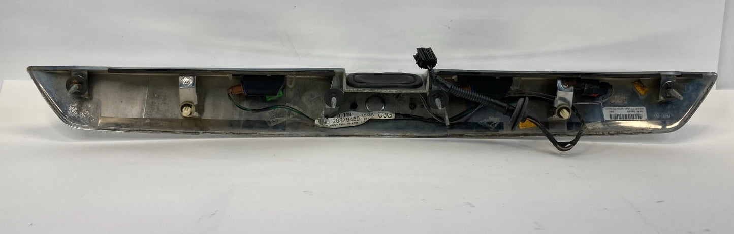 2010-2015 CHEVY EQUINOX LIFTGATE CENTER APPLIQUE MOLDING W/O CAMERA 20879489 OEM