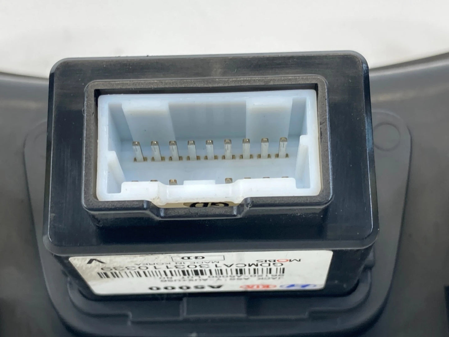 2013-2017 Hyundai Elantra GT Center Dash Auxiliary USB Jack W/ Trim Bezel Assy