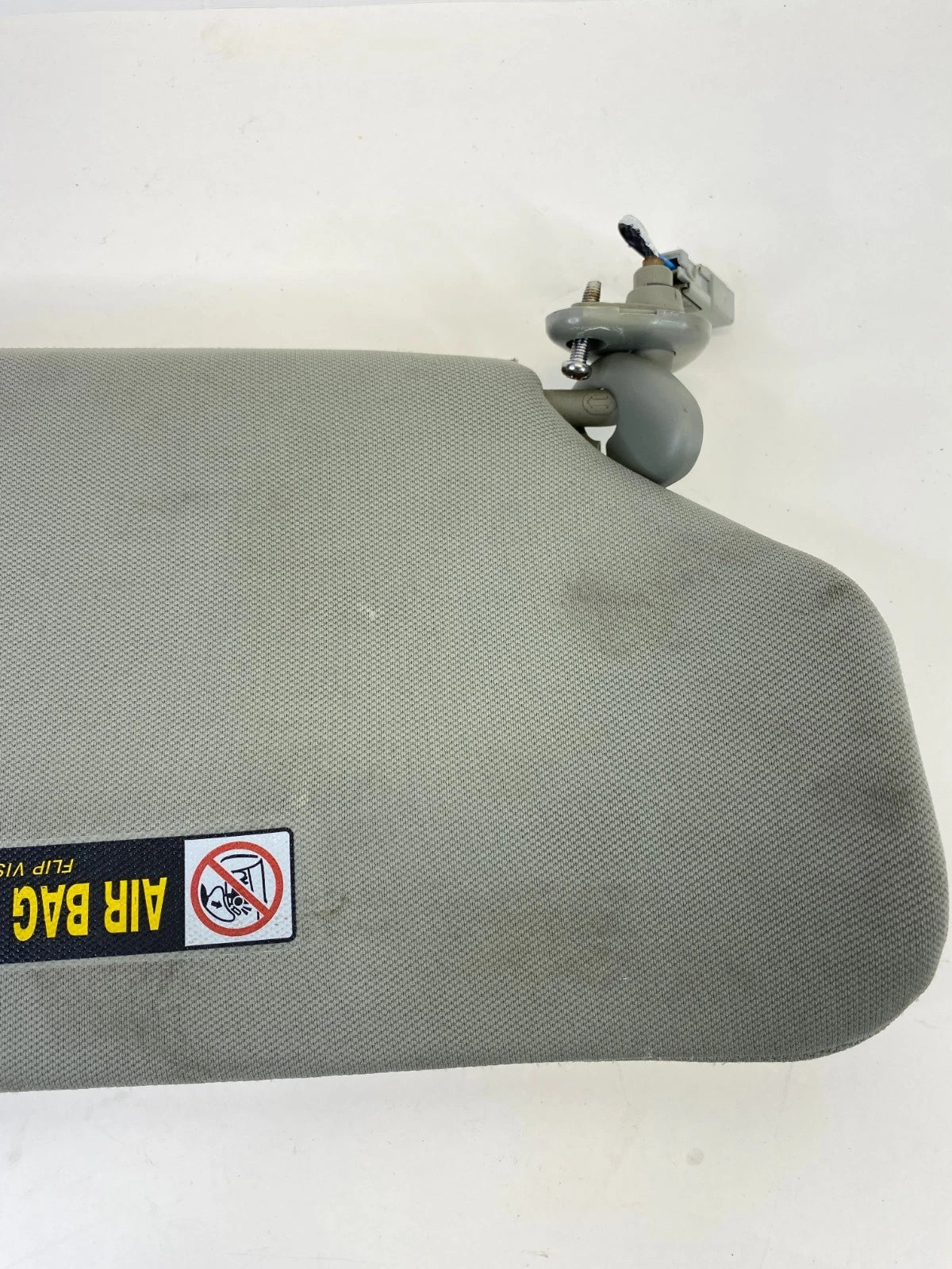 2005-2010 HONDA ODYSSEY LEFT DRIVER SIDE SUNVISOR SUN VISOR SHADE W/ LIGHT OEM